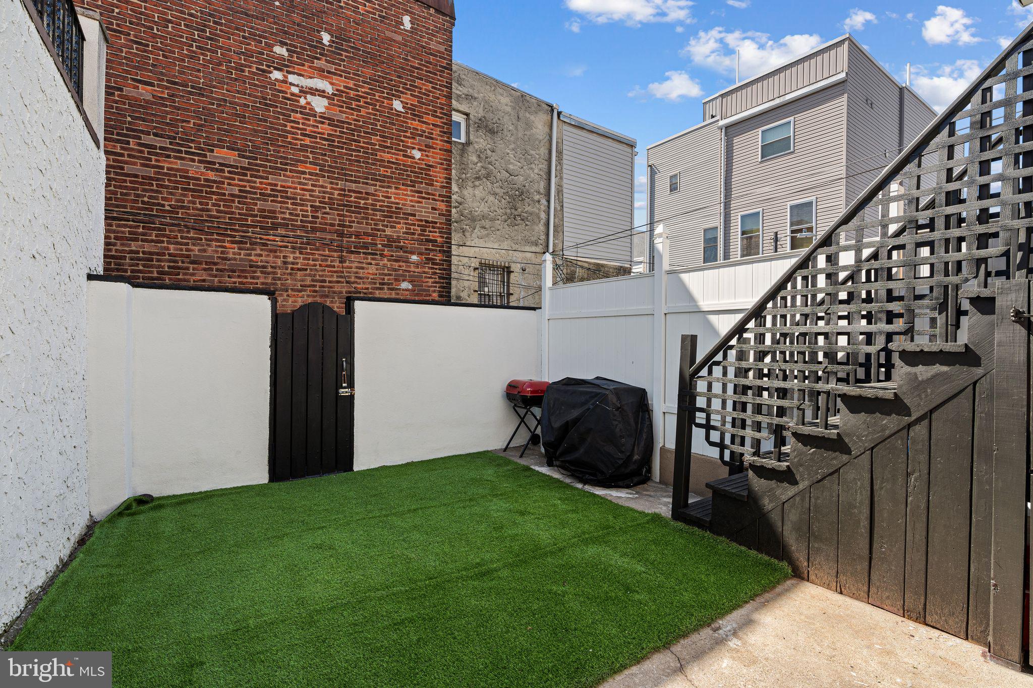 POINT BREEZE - Residential