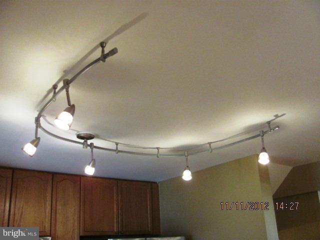 MANOR PARK - Residential Lease