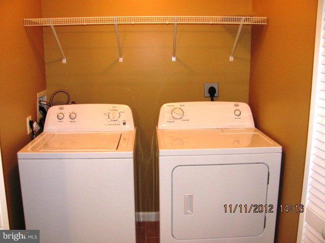 MANOR PARK - Residential Lease