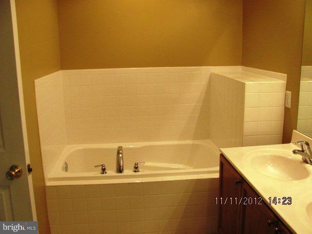 MANOR PARK - Residential Lease