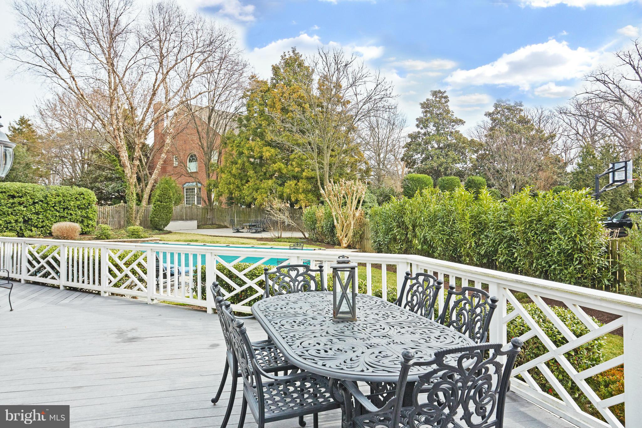 CHELSEA - Residential