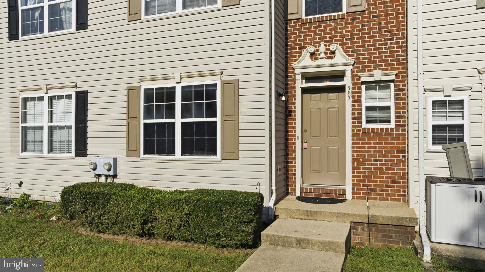 387 CAMBRIDGE PLACE