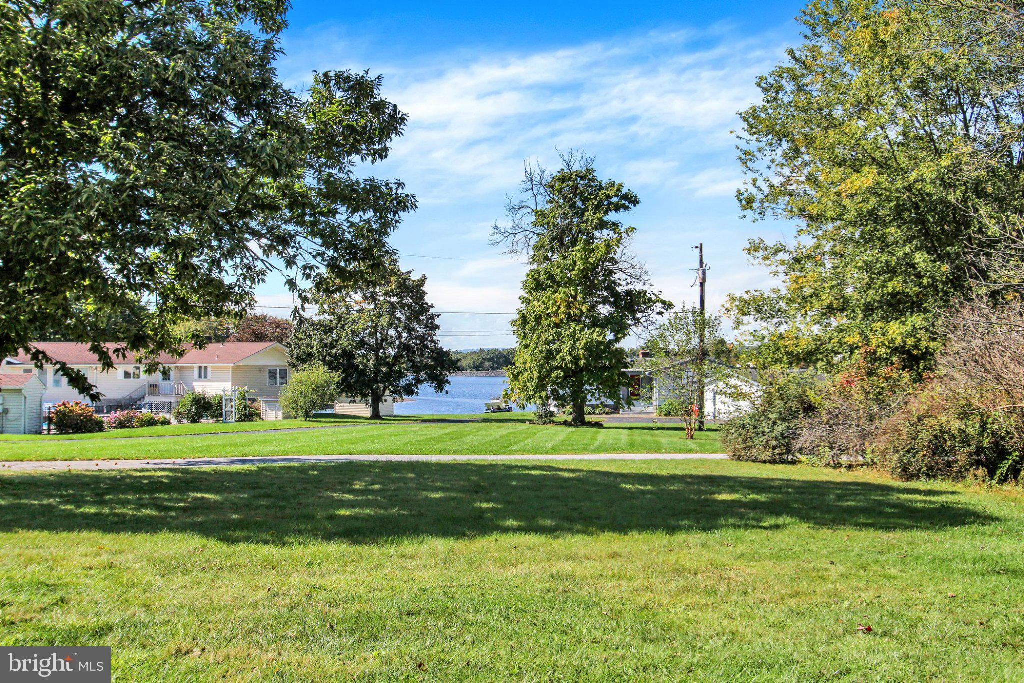 1003 BARLOW DRIVE