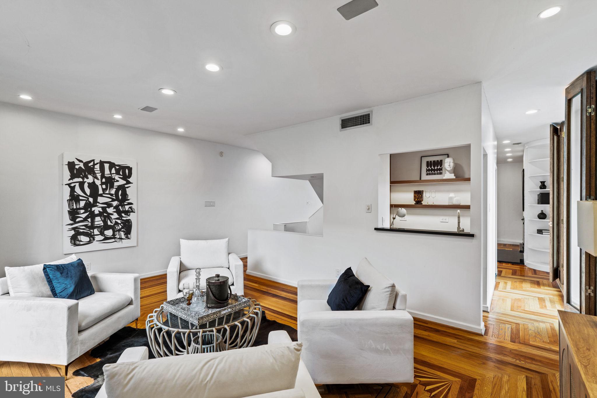 SOCIETY HILL - Residential