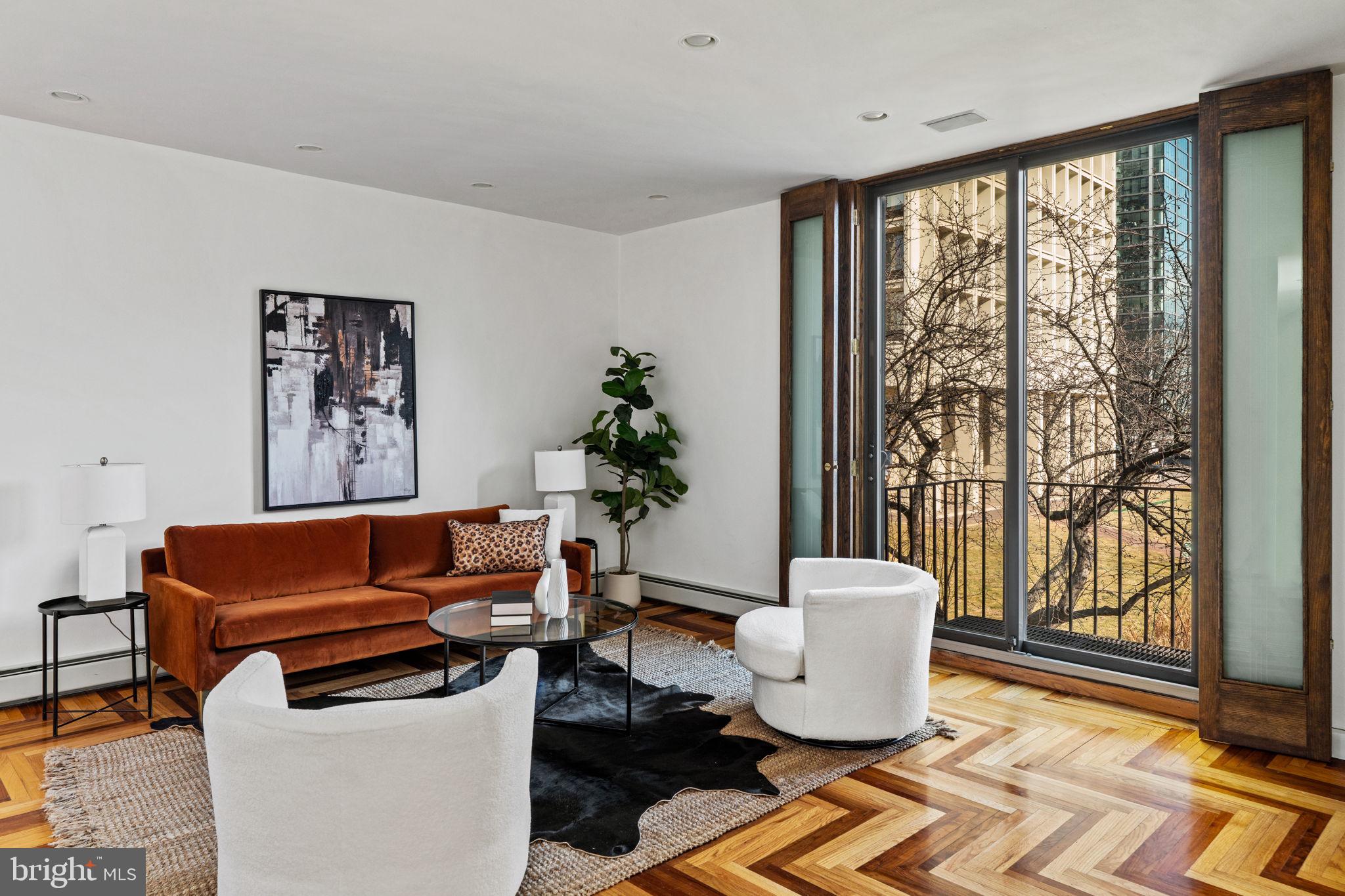 SOCIETY HILL - Residential