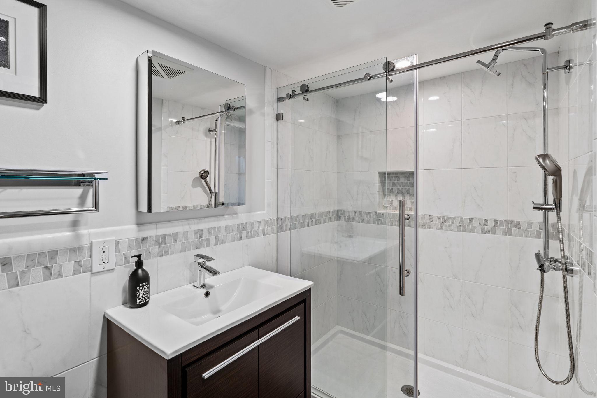 SOCIETY HILL - Residential