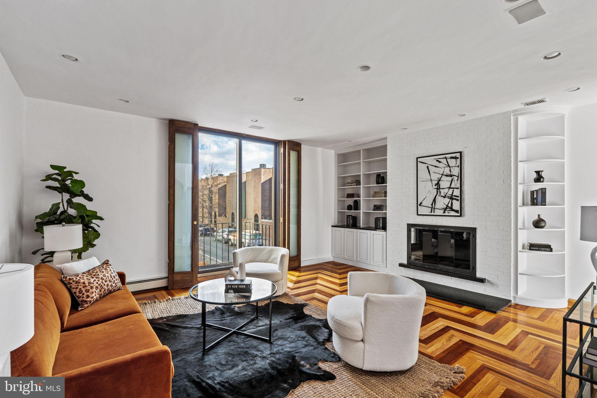 SOCIETY HILL - Residential