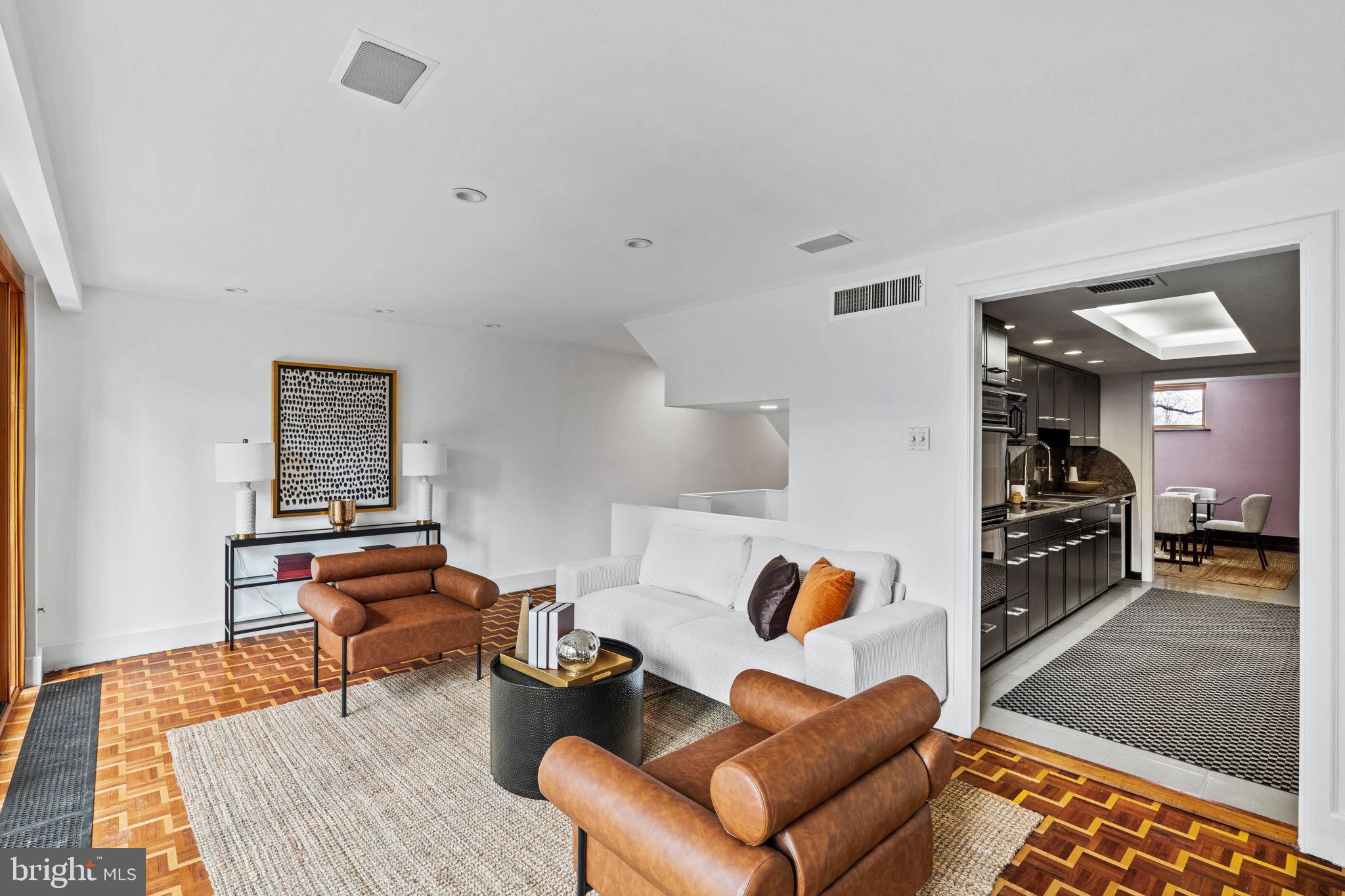 SOCIETY HILL - Residential