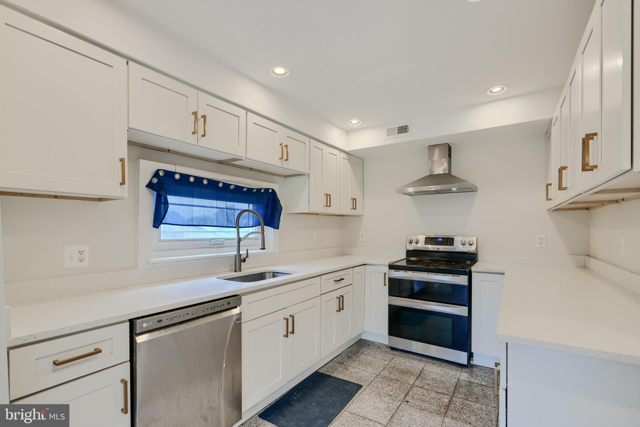 KENILWORTH PARK - Residential Lease