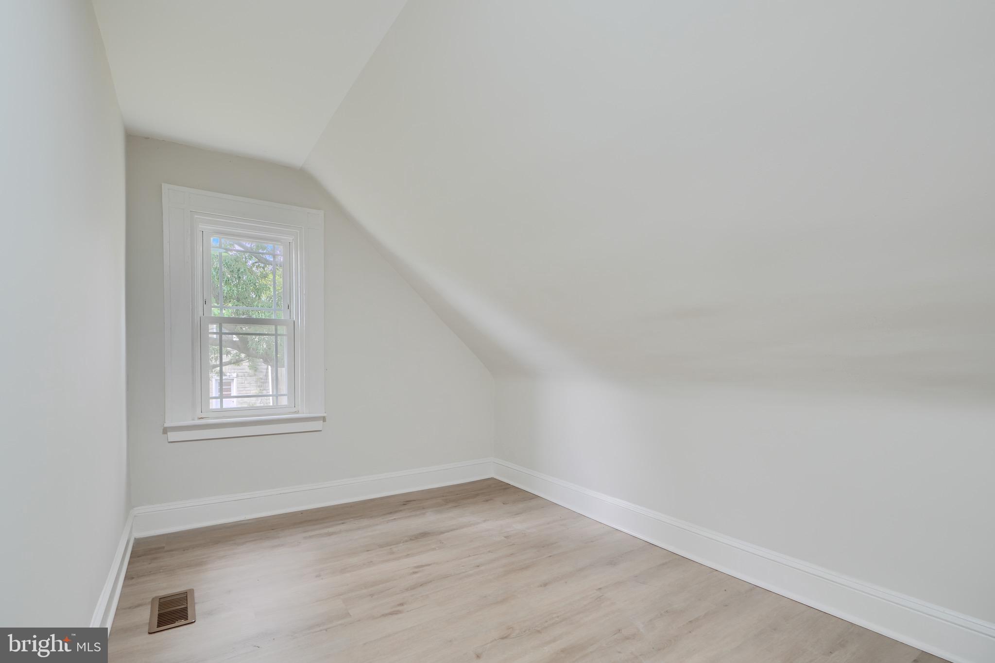 KENILWORTH PARK - Residential Lease