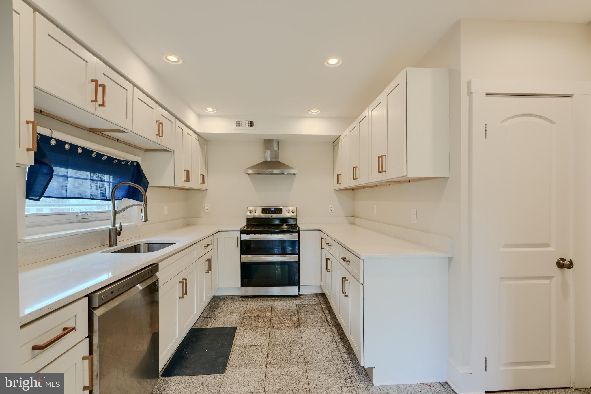 KENILWORTH PARK - Residential Lease