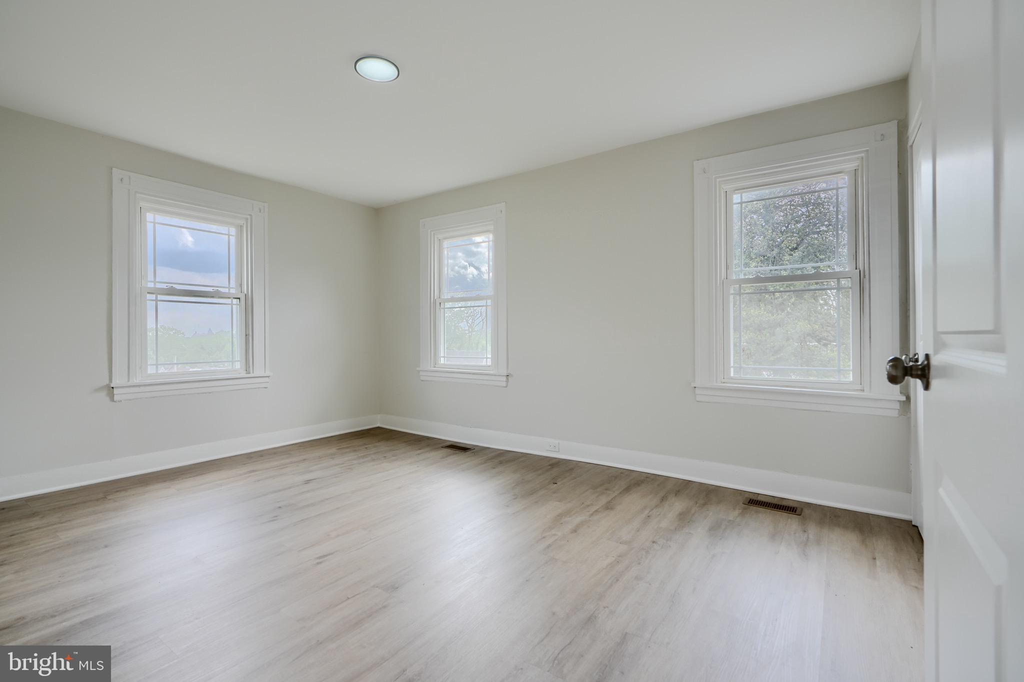 KENILWORTH PARK - Residential Lease