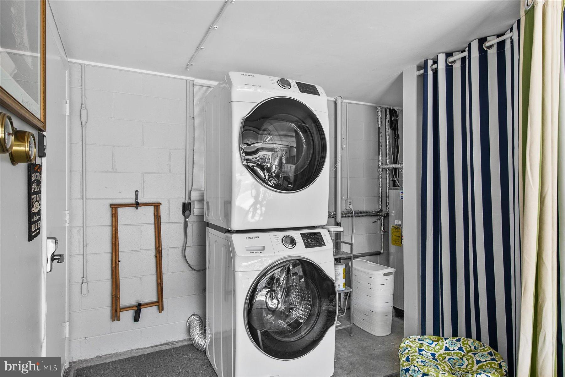 MALLARD ISLAND - Residential