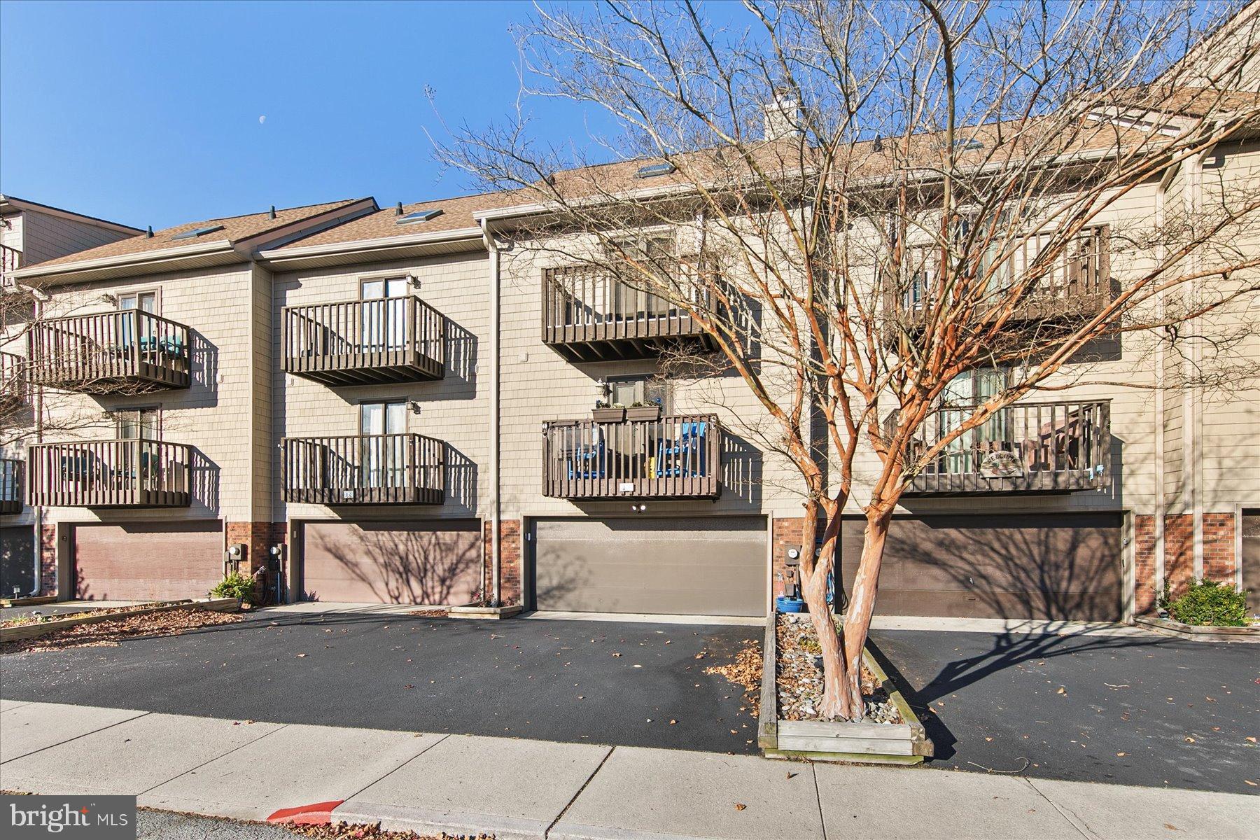 MALLARD ISLAND - Residential