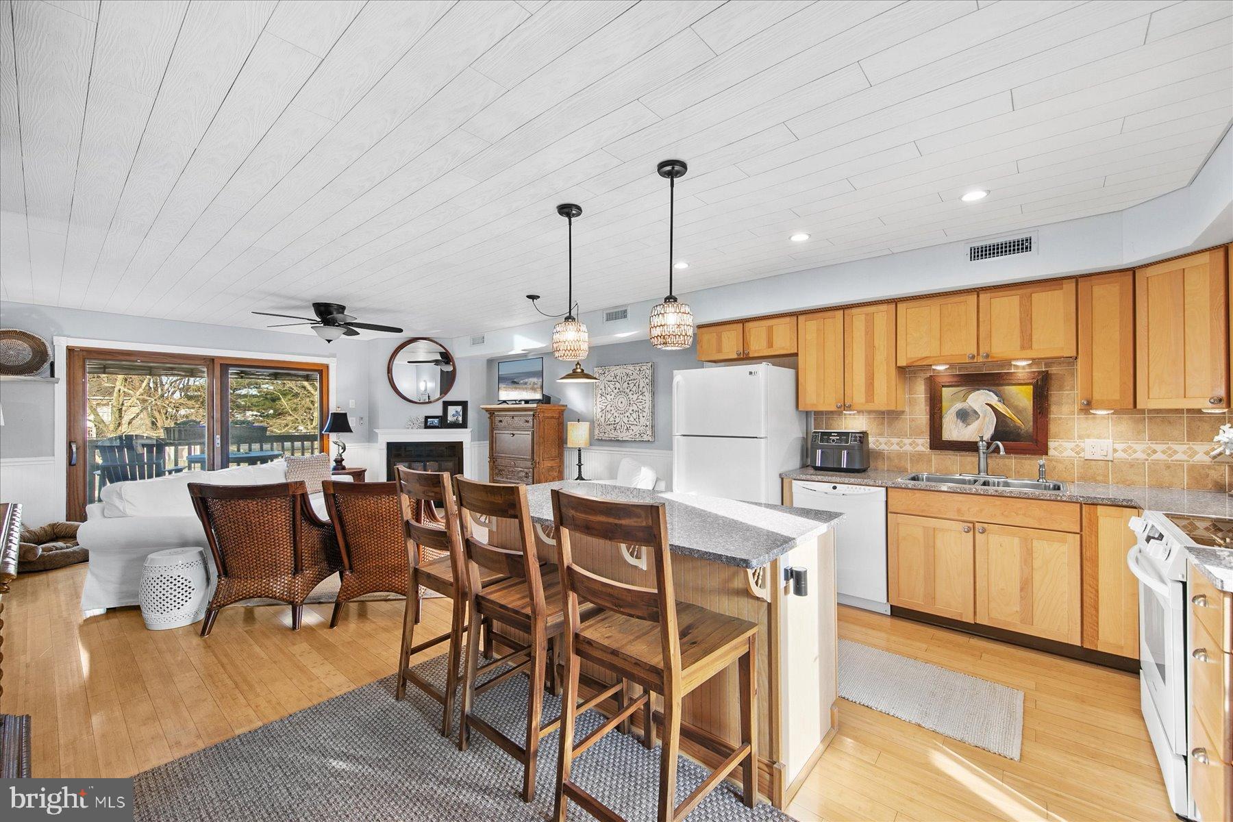 MALLARD ISLAND - Residential