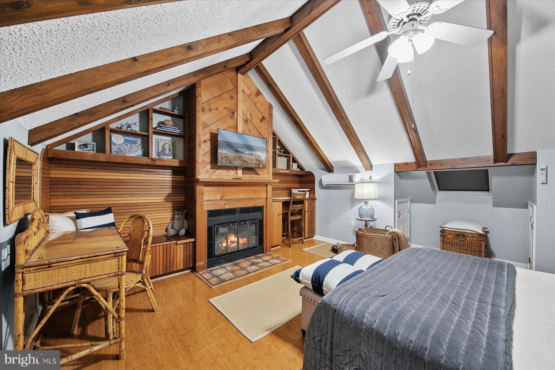 MALLARD ISLAND - Residential