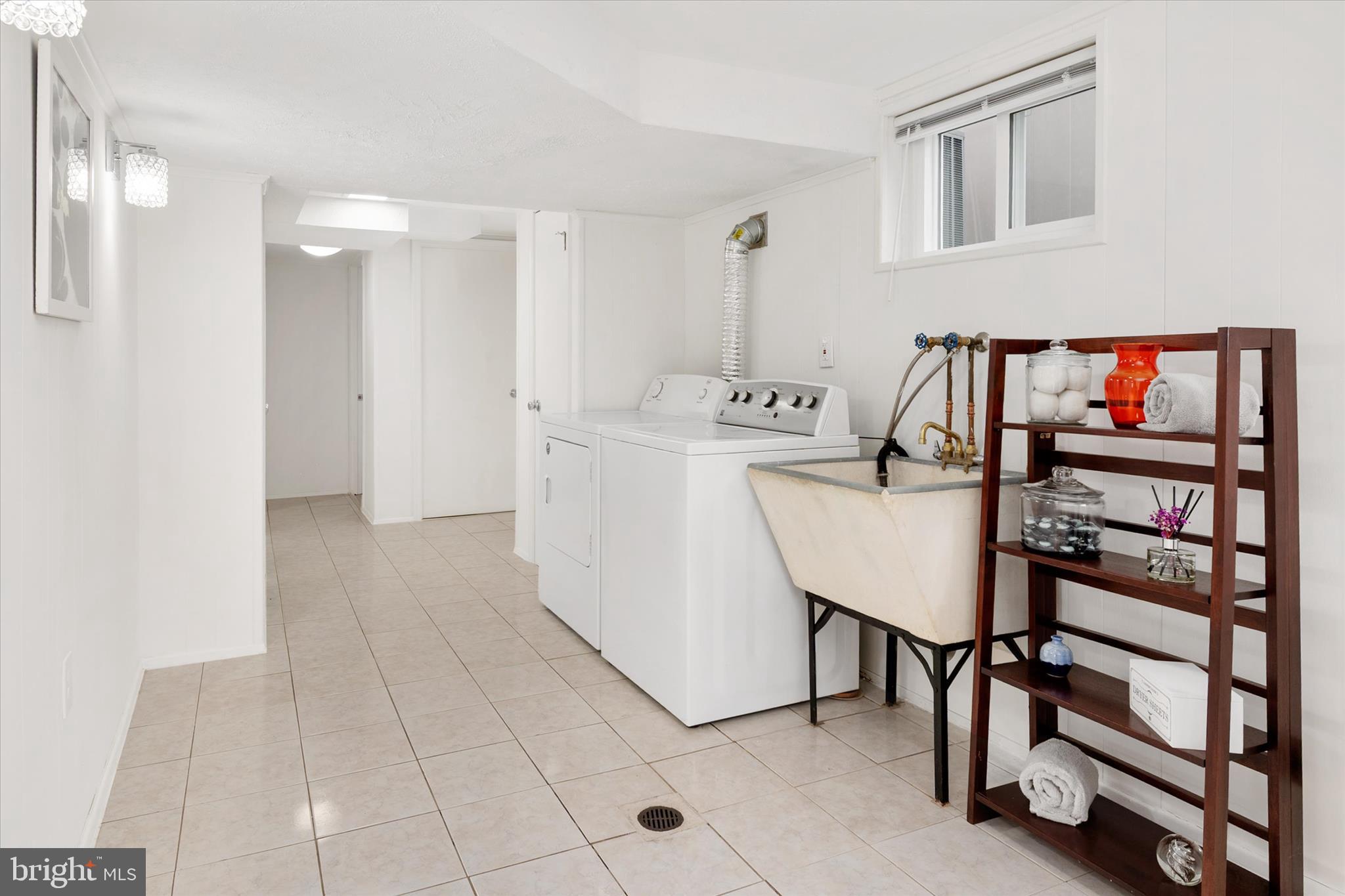 BURNT MILLS MANOR - Residential