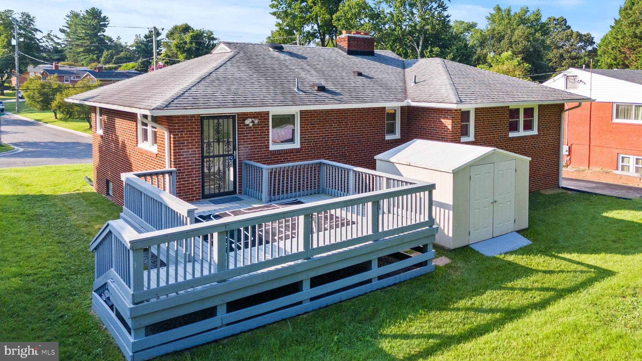 BURNT MILLS MANOR - Residential