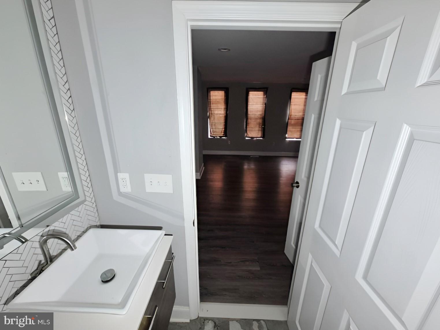 BARCLAY - Residential