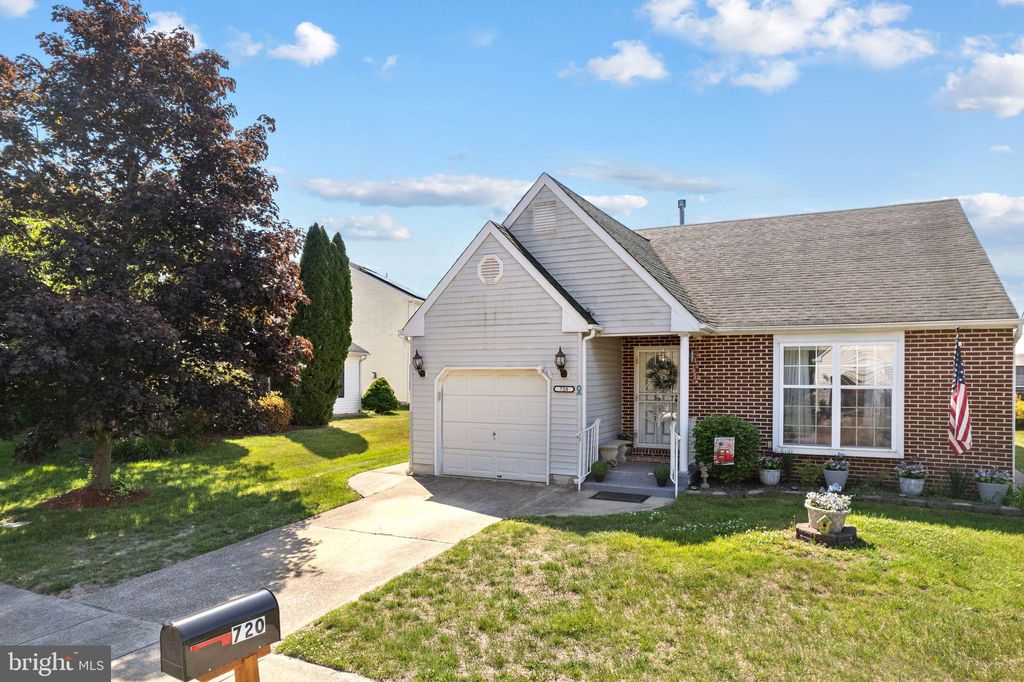 Photo of 720 Trinidad Boulevard, WILLIAMSTOWN, NJ 08094 (MLS # NJGL2073364)