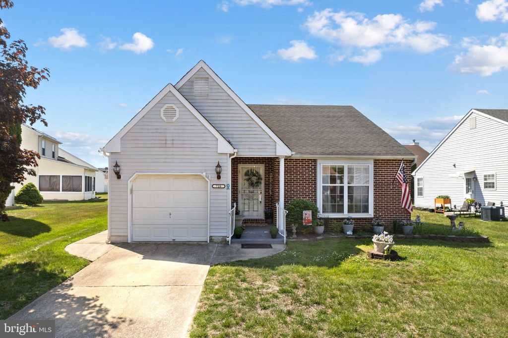 Photo of 720 Trinidad Boulevard, WILLIAMSTOWN, NJ 08094 (MLS # NJGL2073364)