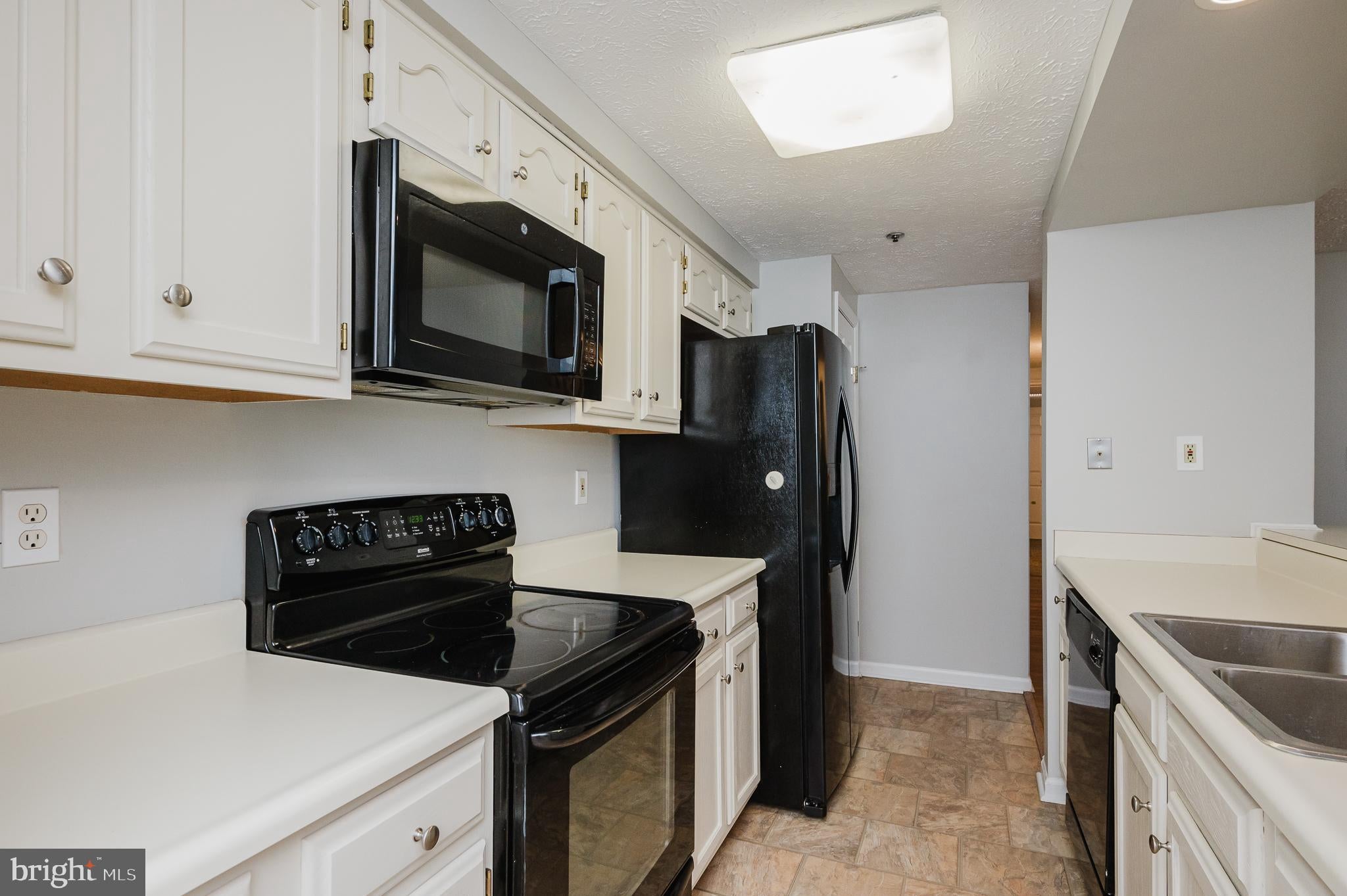 1006 MARKHAM COURT D 15