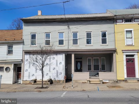 Homes For Sale - 255 Union Street<br/> MILLERSBURG, PA 17061