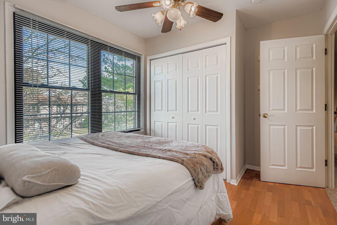 SEVEN COURTS - Residential