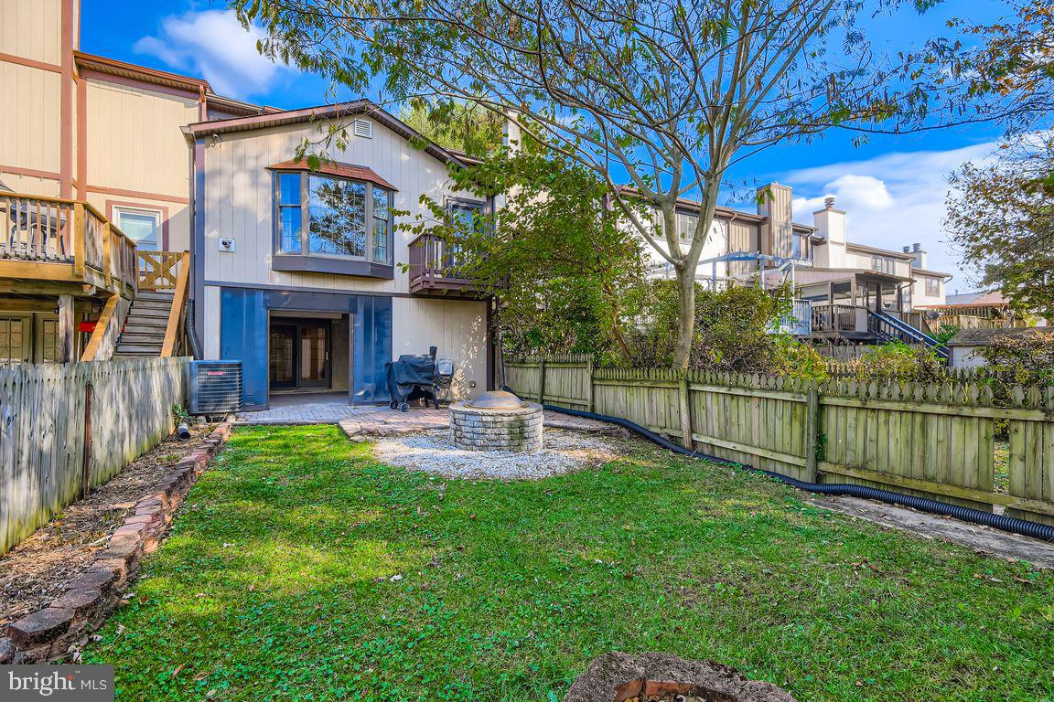 SEVEN COURTS - Residential