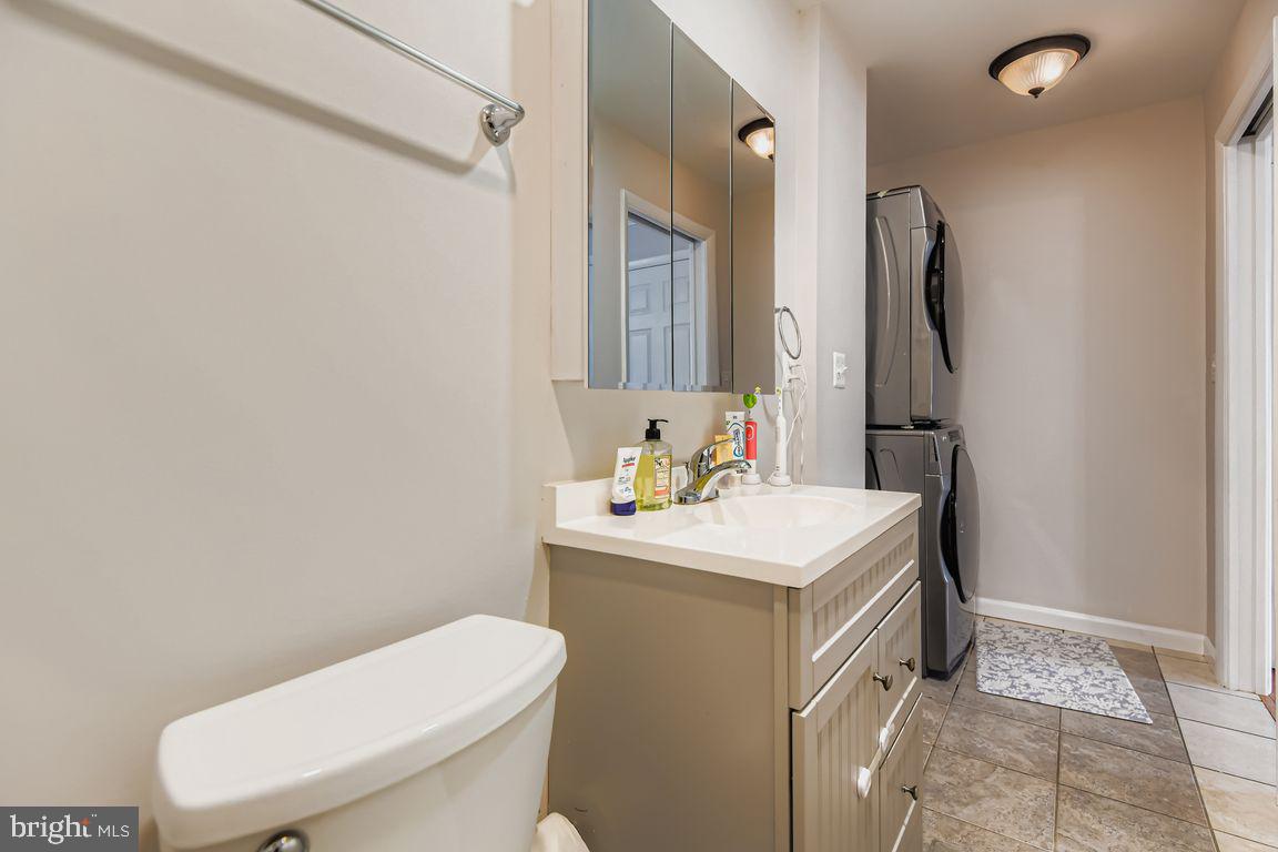 SEVEN COURTS - Residential