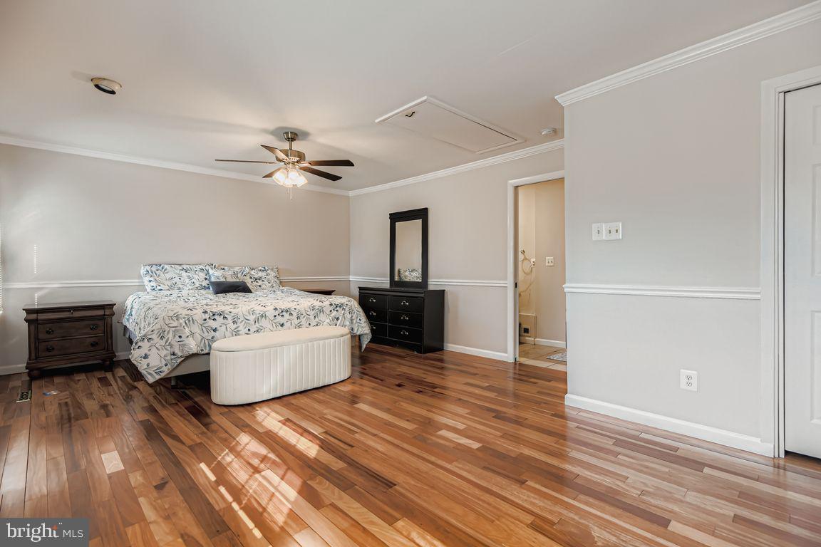 SEVEN COURTS - Residential