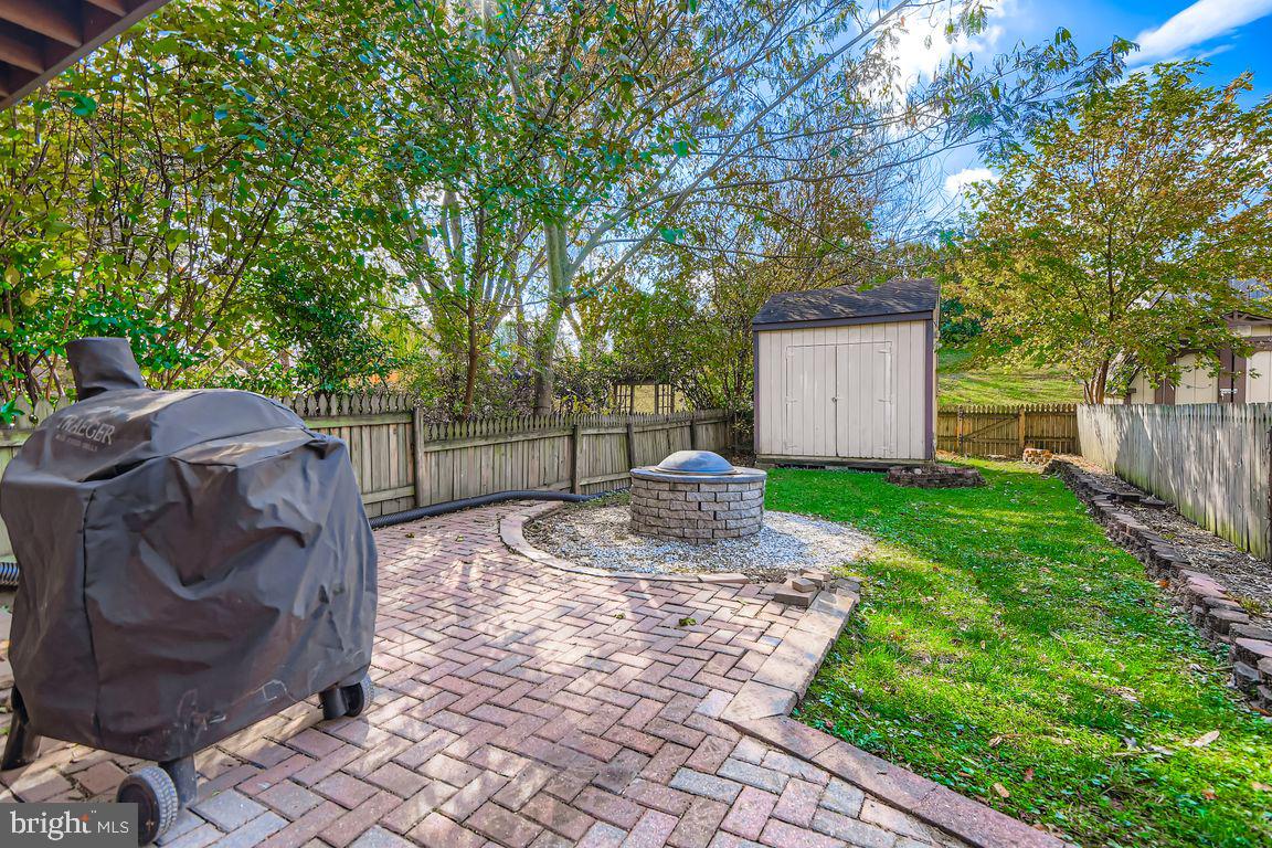 SEVEN COURTS - Residential