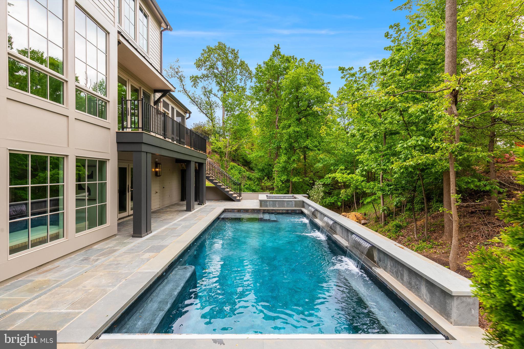 SEMINARY HILL - Residential