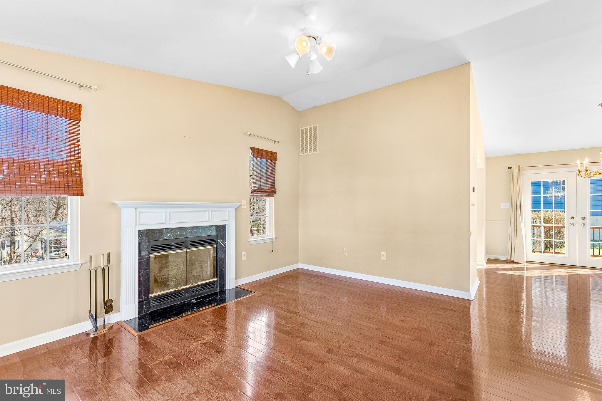 BREEZY POINT - Residential