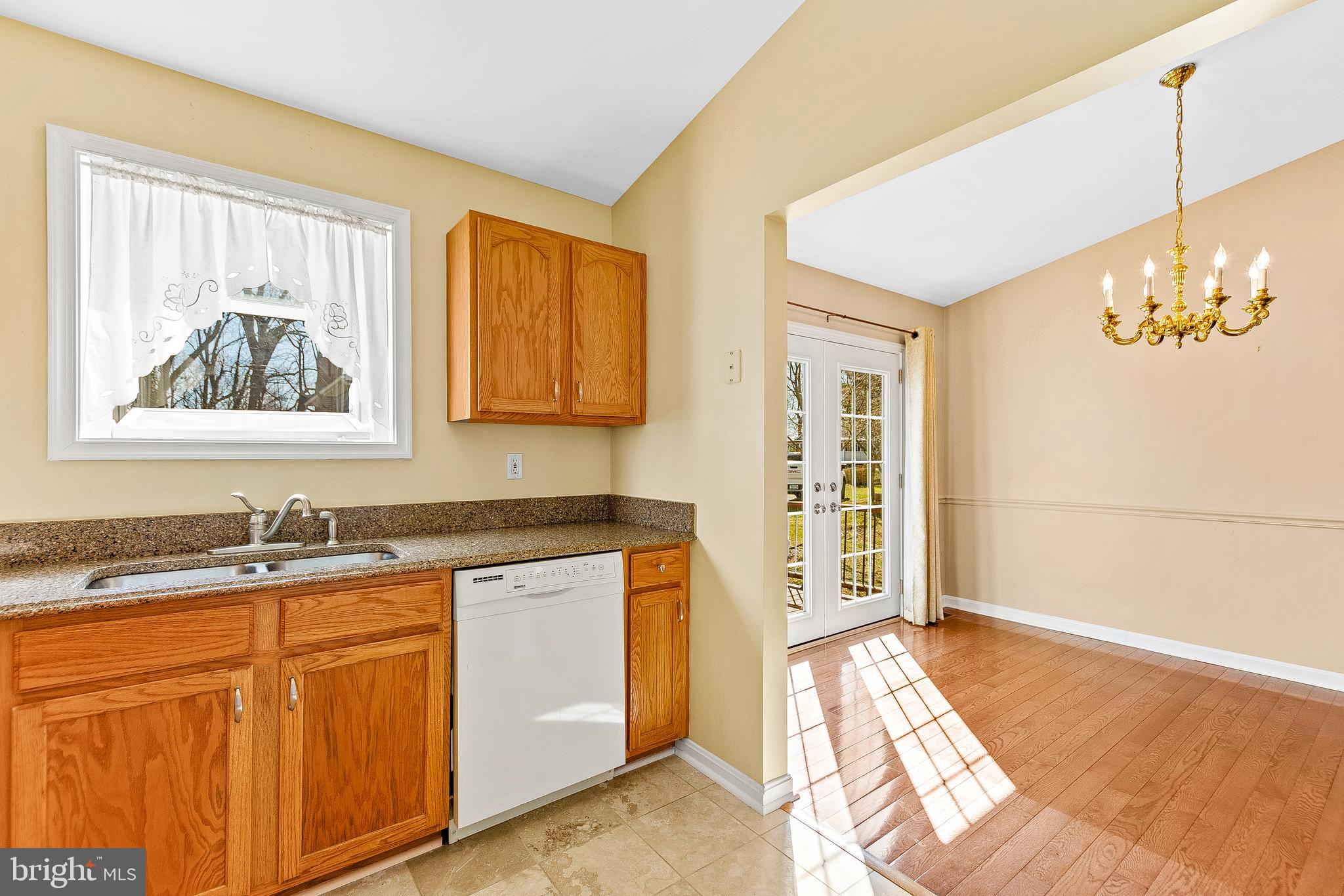 BREEZY POINT - Residential