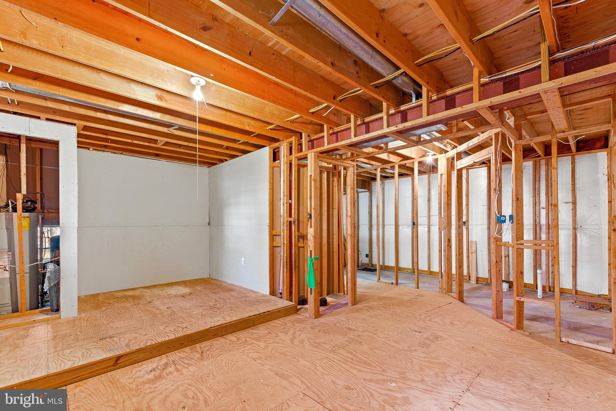 BREEZY POINT - Residential