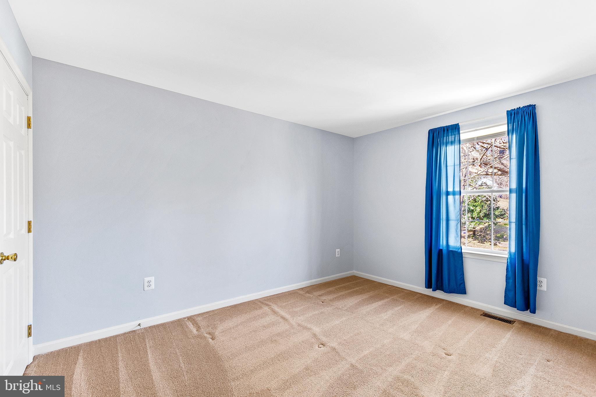 BREEZY POINT - Residential