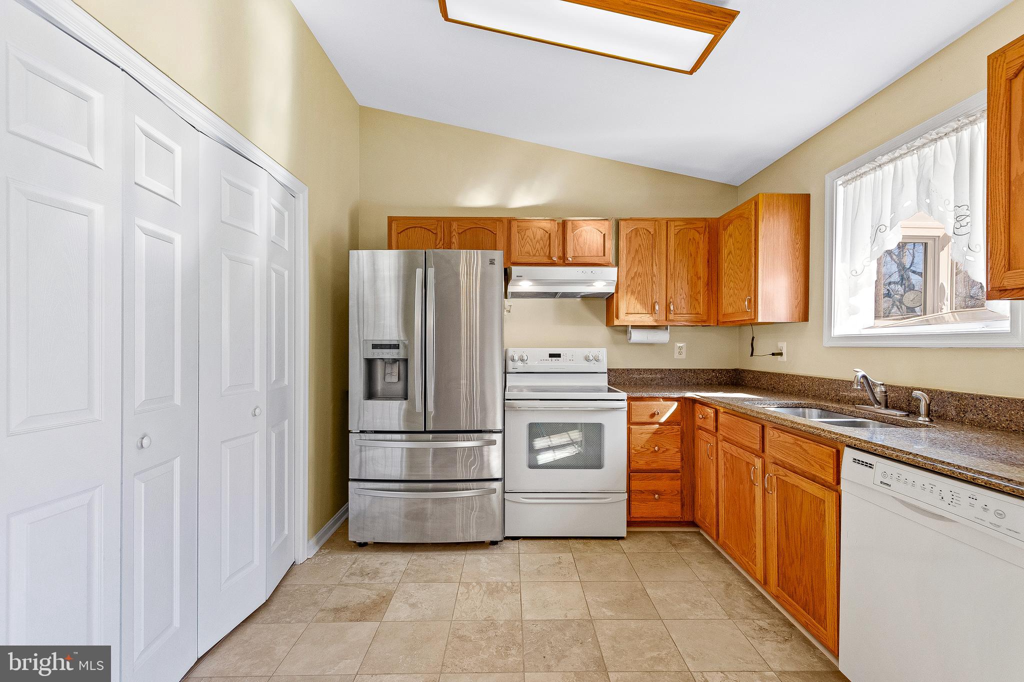 BREEZY POINT - Residential