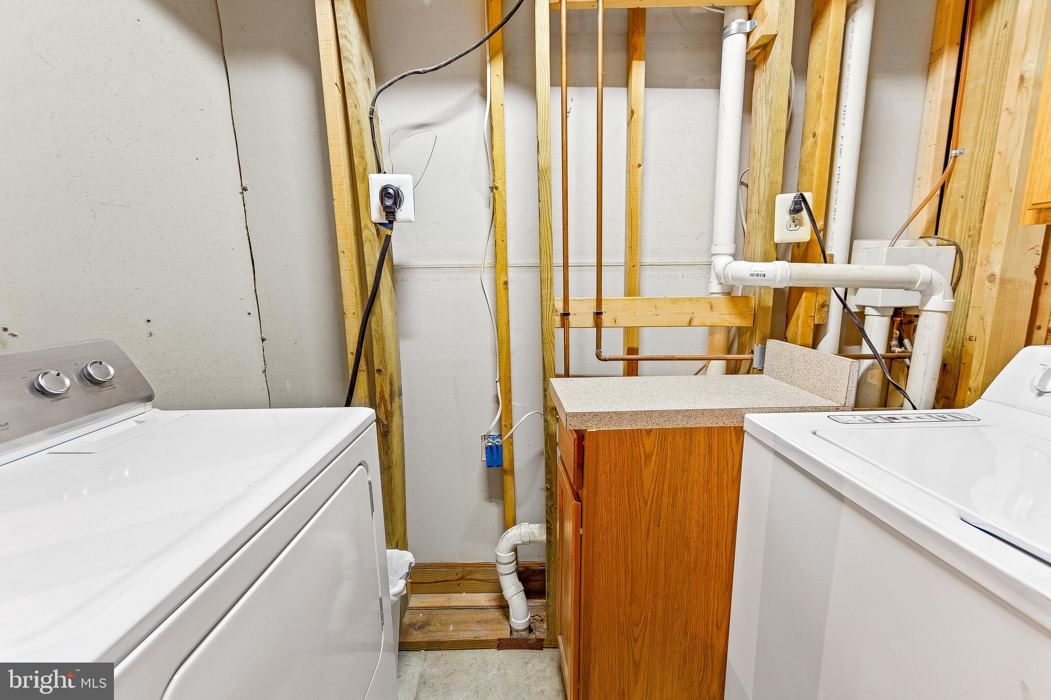 BREEZY POINT - Residential