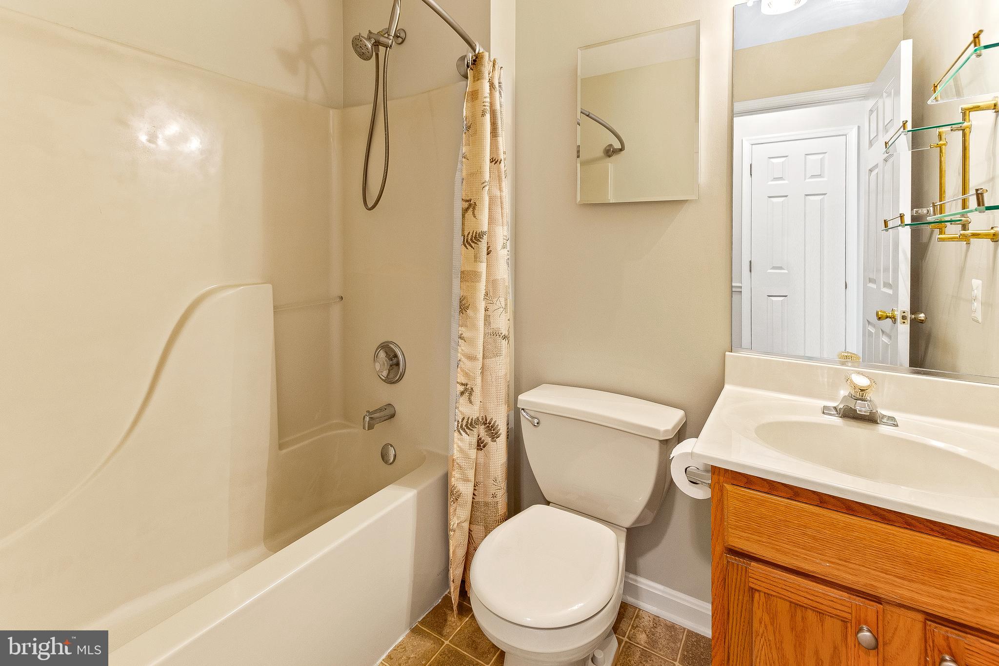 BREEZY POINT - Residential