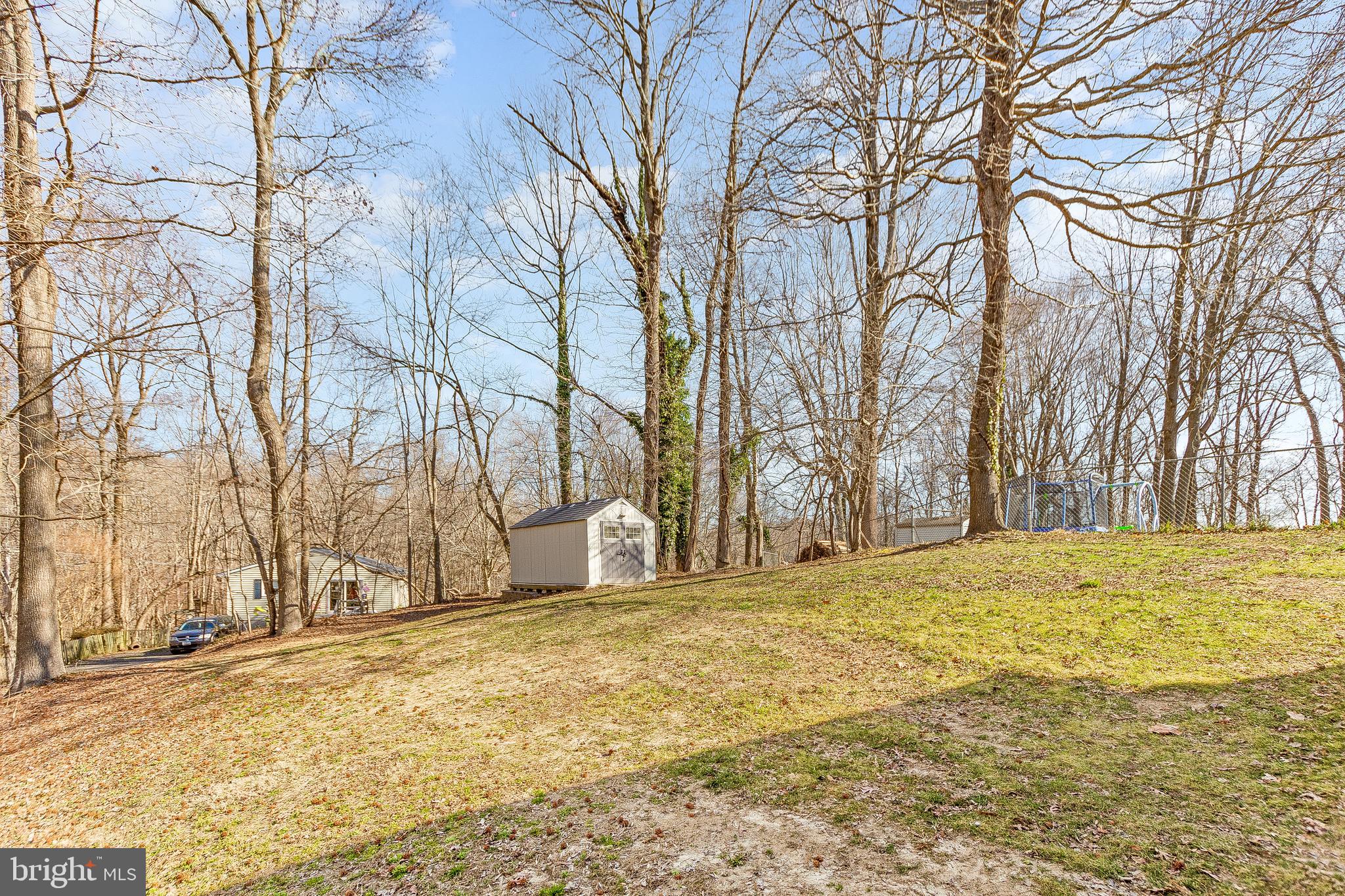 BREEZY POINT - Residential