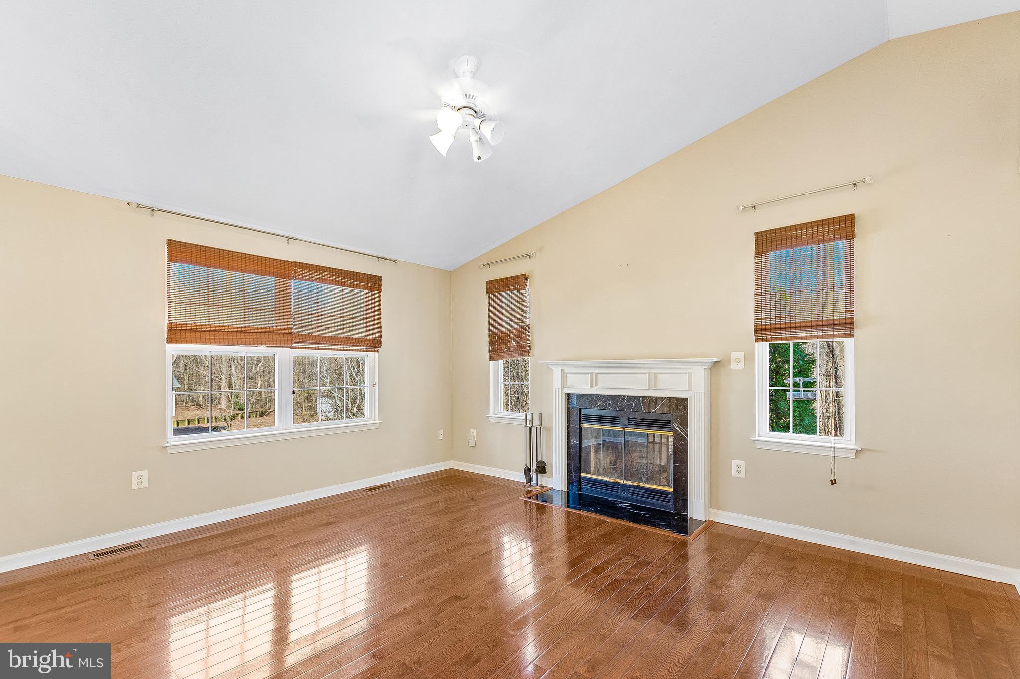 BREEZY POINT - Residential