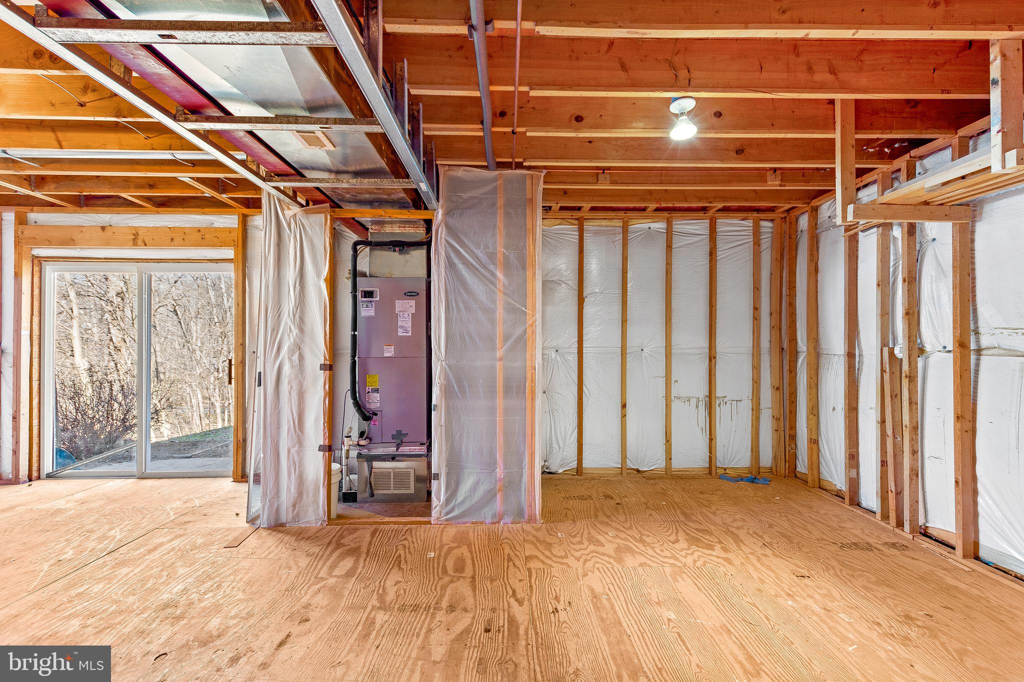 BREEZY POINT - Residential