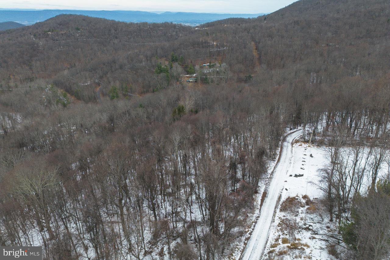 SKYLINE LAKES - Land