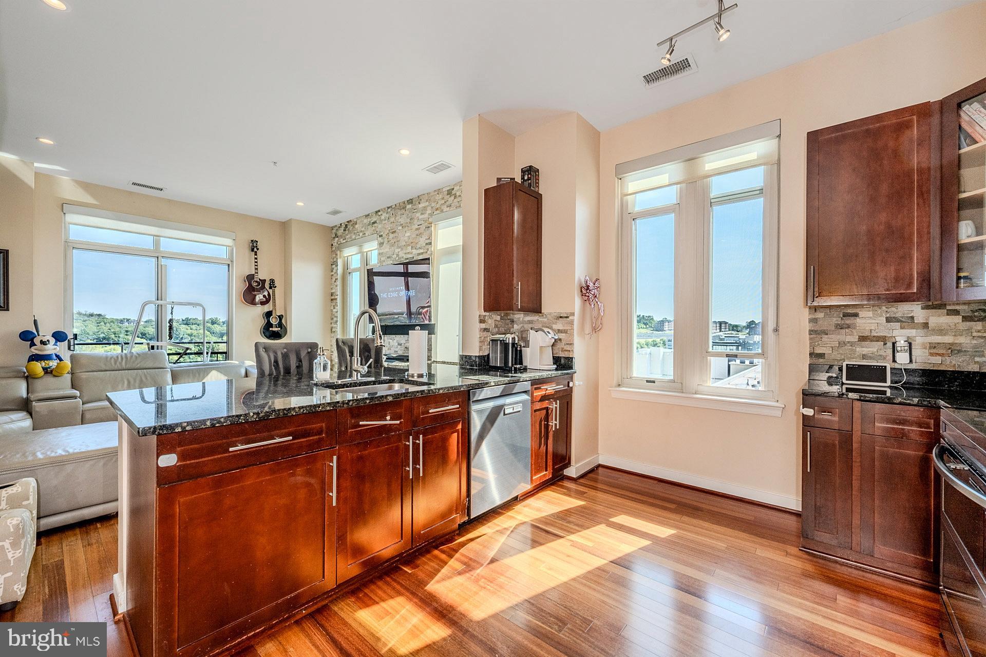 ONE NATIONAL HARBOR CONDOMINIUM - Residential