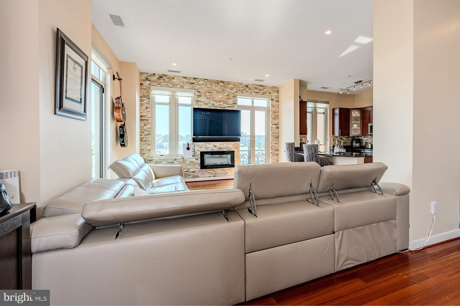 ONE NATIONAL HARBOR CONDOMINIUM - Residential