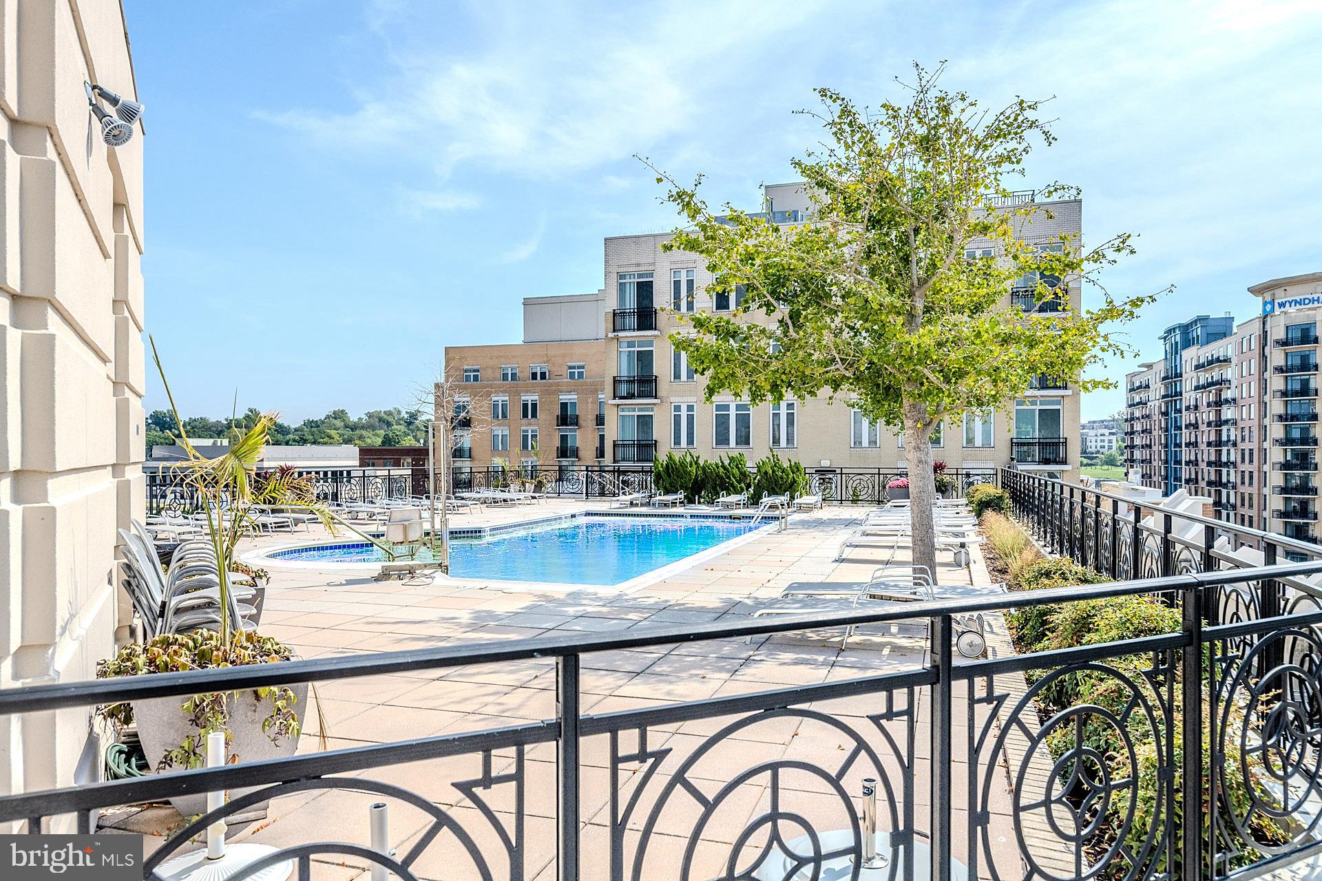 ONE NATIONAL HARBOR CONDOMINIUM - Residential