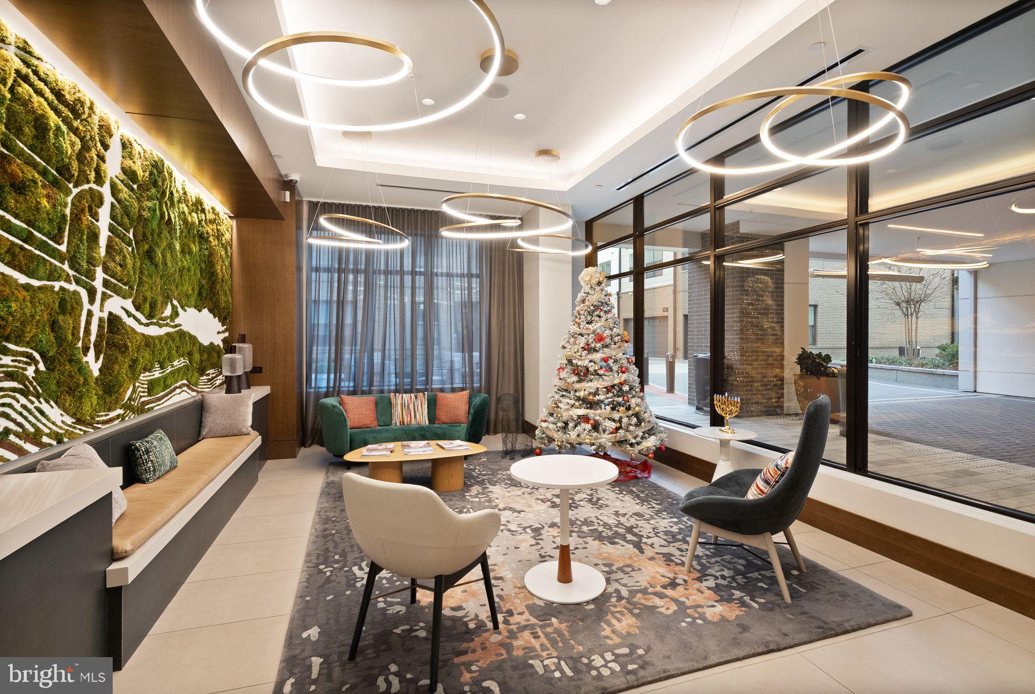 925 N FAIRFAX STREET 207