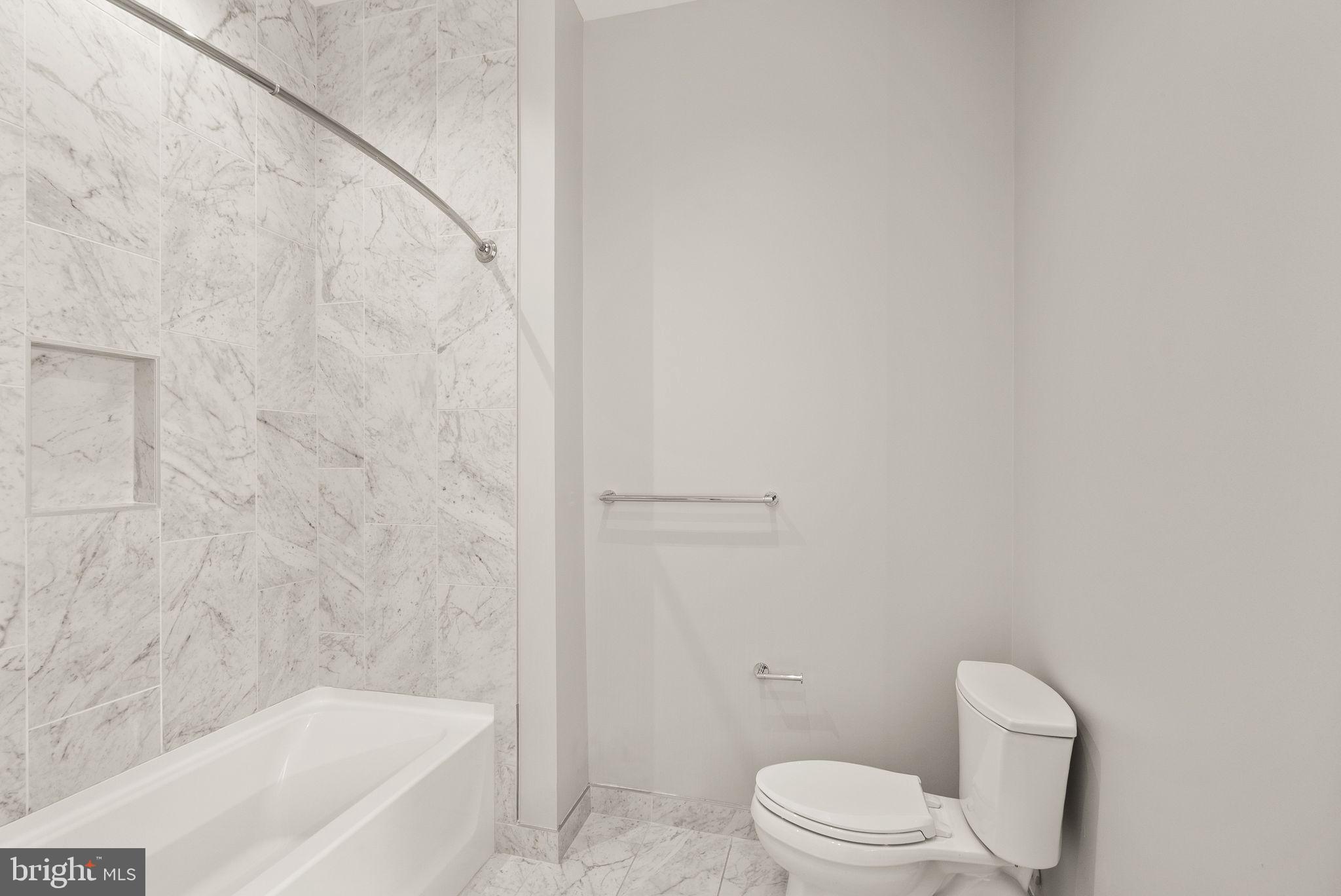 OLD TOWN ALEXANDRIA - Residential