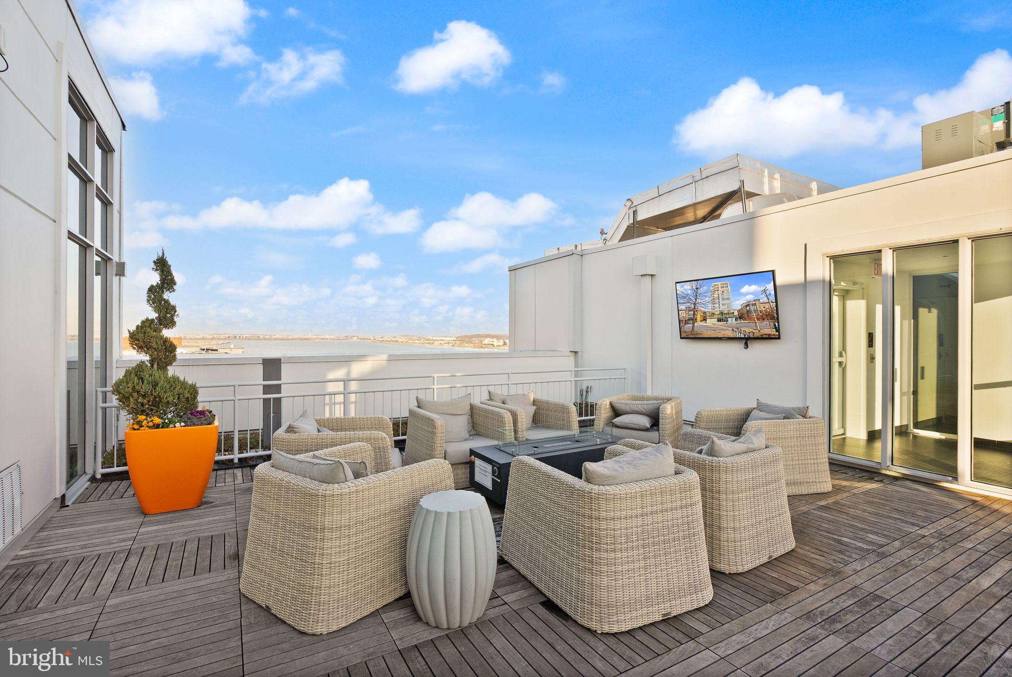 OLD TOWN ALEXANDRIA - Residential